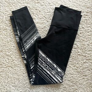 Ivivva By Lululemon Leggings Size 12 Girls Black White Zigzag Pattern